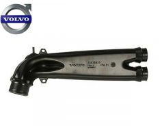 Intercoolerbuis inlaat over klepdeksel Benzine Volvo XC90 (03-06) Volvo 30636959